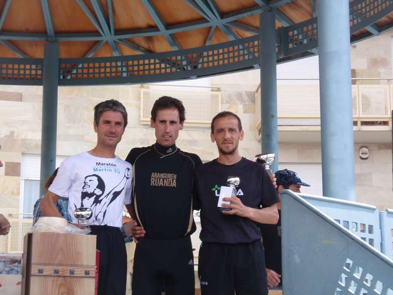 Antonio Echeverría y María Llorens vencedores del Cross Solidario Aranguren - Ruanda